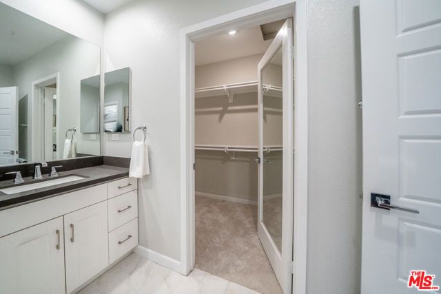 15602 Lilli Way, Van Nuys (los Angeles), CA 91406