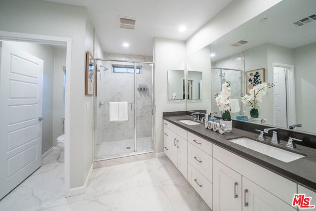 15602 Lilli Way, Van Nuys (los Angeles), CA 91406