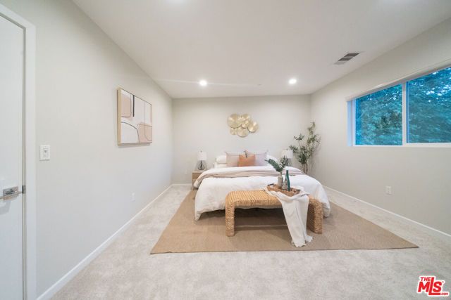 15602 Lilli Way, Van Nuys (los Angeles), CA 91406