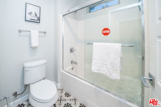 15602 Lilli Way, Van Nuys (los Angeles), CA 91406