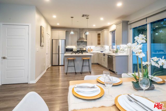 15602 Lilli Way, Van Nuys (los Angeles), CA 91406