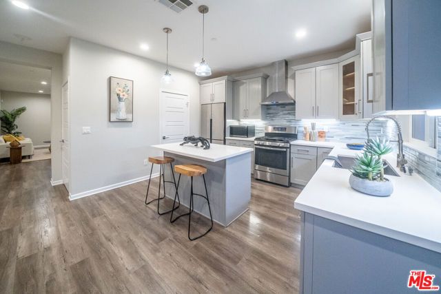 15602 Lilli Way, Van Nuys (los Angeles), CA 91406