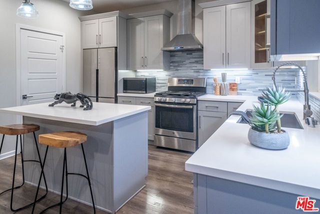 15602 Lilli Way, Van Nuys (los Angeles), CA 91406