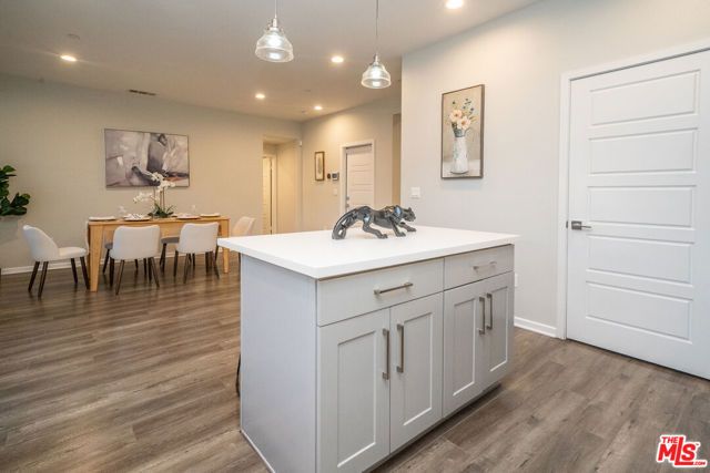 15602 Lilli Way, Van Nuys (los Angeles), CA 91406