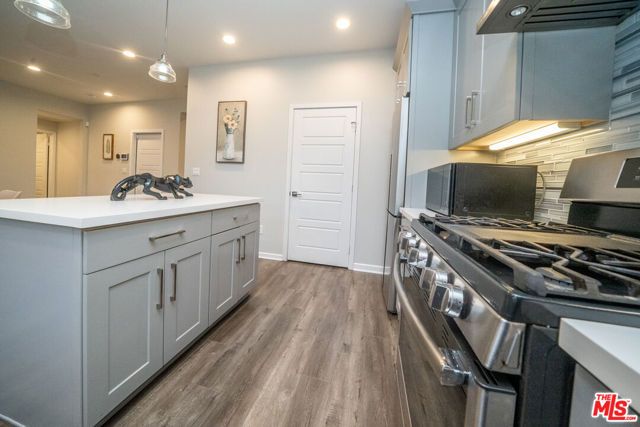15602 Lilli Way, Van Nuys (los Angeles), CA 91406