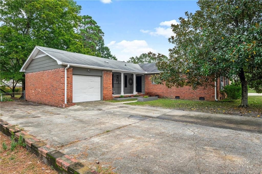 537 Glen Canyon Drive, Fayetteville, NC 28303