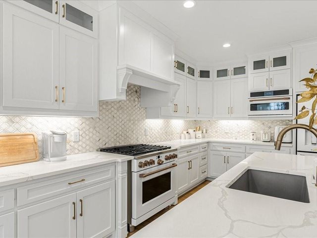 255 Cicely Way, Tyrone, GA 30290