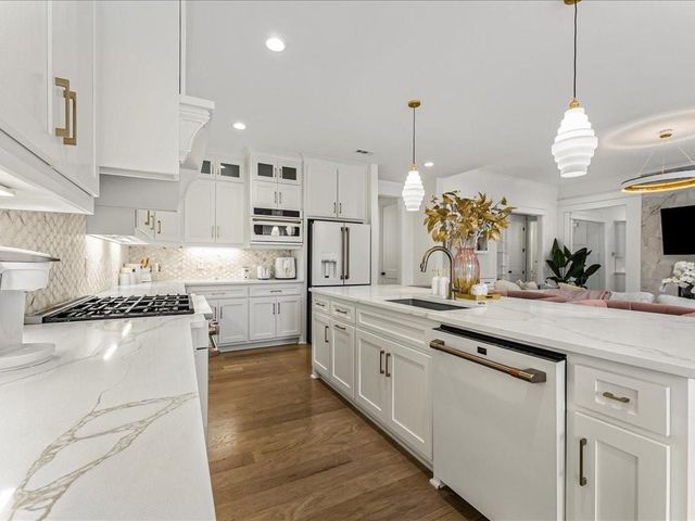 255 Cicely Way, Tyrone, GA 30290