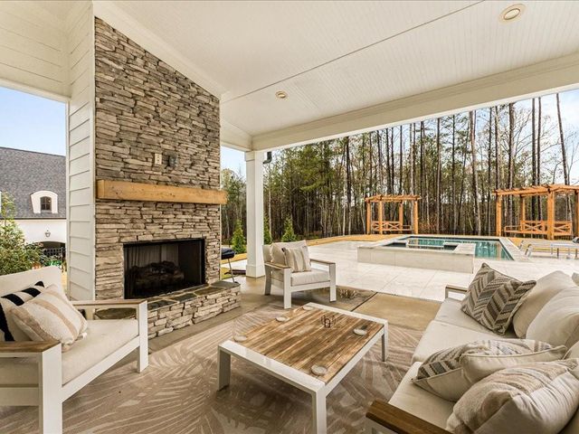 255 Cicely Way, Tyrone, GA 30290