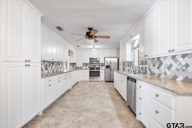 2005 Happy Street, Mt Pleasant, TX 75455