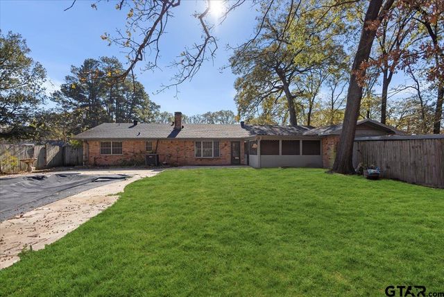 2005 Happy Street, Mt Pleasant, TX 75455