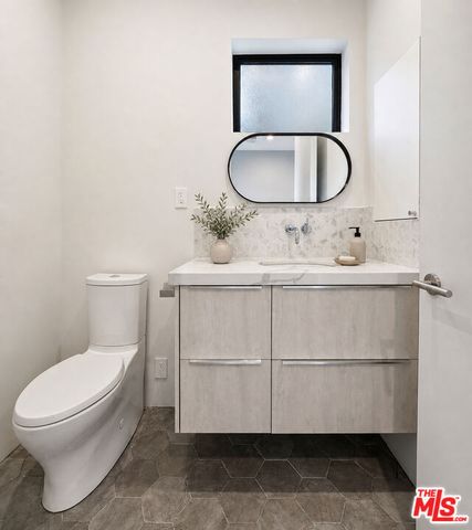 2412 Riverside Drive, Los Angeles, CA 90039