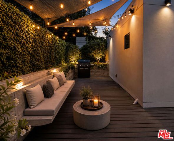 2412 Riverside Drive, Los Angeles, CA 90039