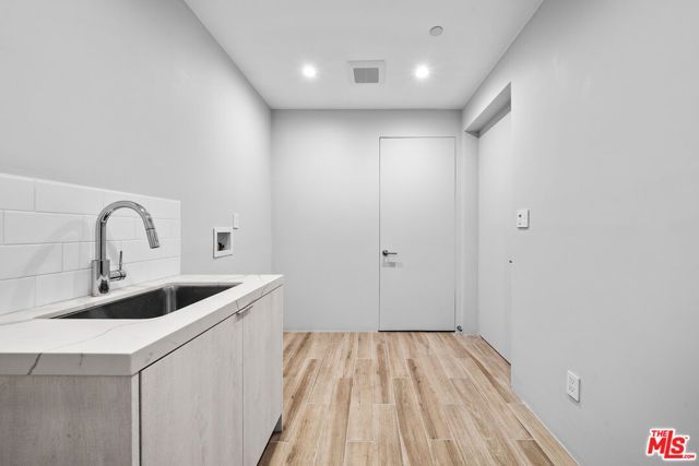 2412 Riverside Drive, Los Angeles, CA 90039