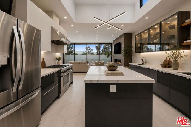2412 Riverside Drive, Los Angeles, CA 90039