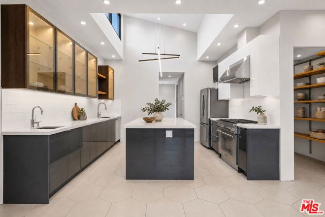 2412 Riverside Drive, Los Angeles, CA 90039