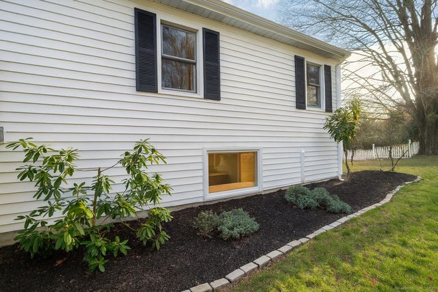 351 Harland Road, Norwich, CT 06360