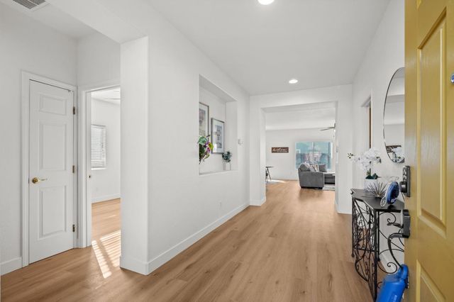 9942 Valderama Way, Sacramento, CA 95829