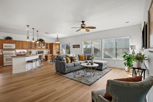 9942 Valderama Way, Sacramento, CA 95829