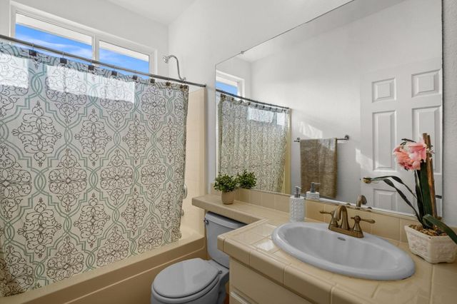 9942 Valderama Way, Sacramento, CA 95829