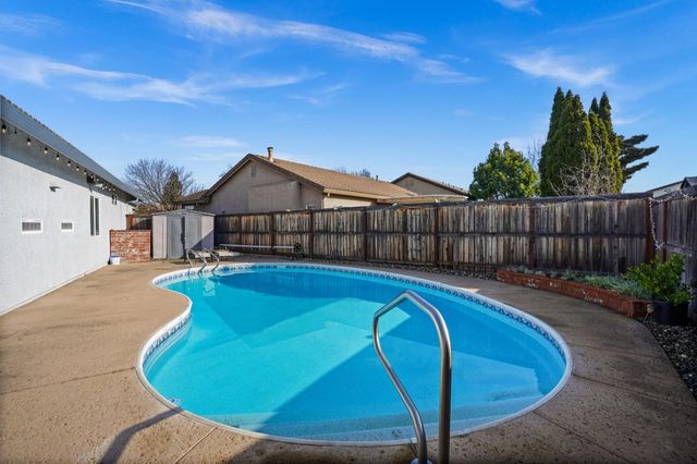 9942 Valderama Way, Sacramento, CA 95829