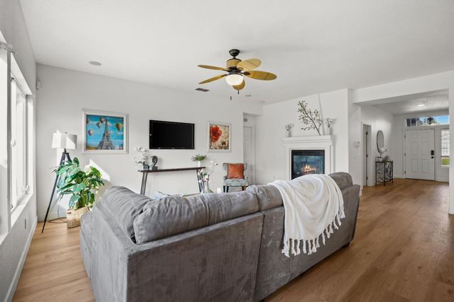 9942 Valderama Way, Sacramento, CA 95829