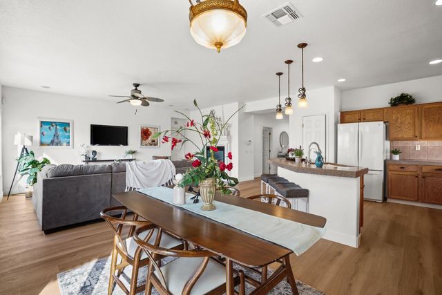 9942 Valderama Way, Sacramento, CA 95829