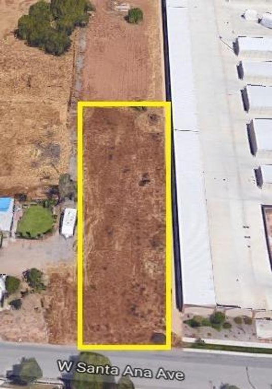 Image 1 of property listing at 5717 W Shaw Avenue, Fresno, CA 93722