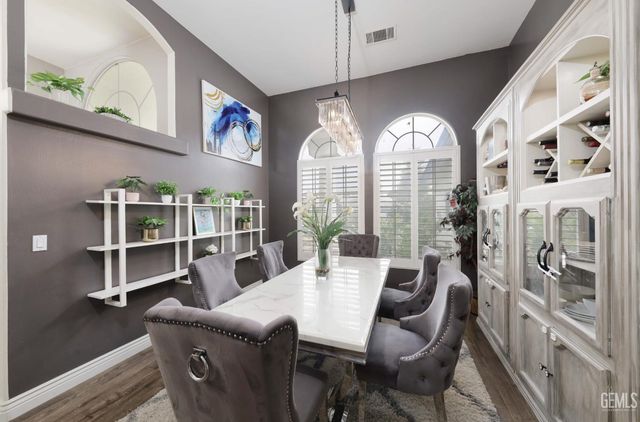 10505 Finchley Drive, Bakersfield, CA 93311