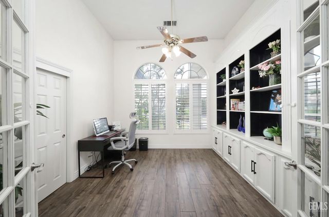 10505 Finchley Drive, Bakersfield, CA 93311