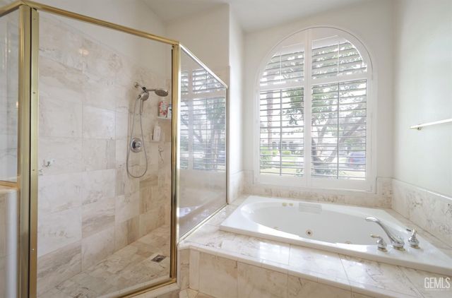 10505 Finchley Drive, Bakersfield, CA 93311