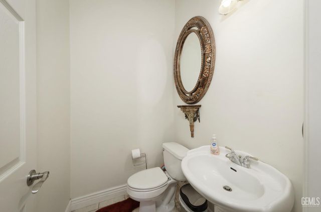 10505 Finchley Drive, Bakersfield, CA 93311