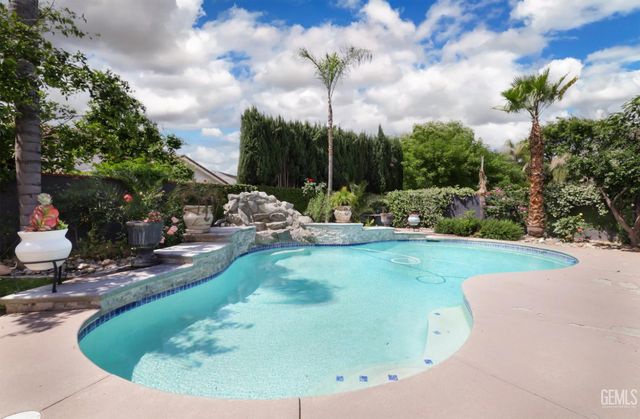 10505 Finchley Drive, Bakersfield, CA 93311