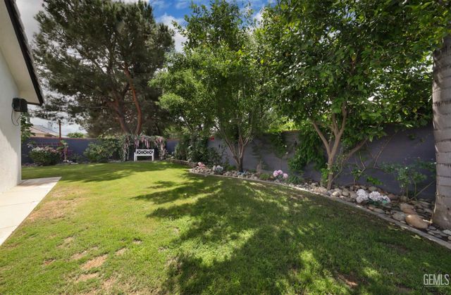 10505 Finchley Drive, Bakersfield, CA 93311