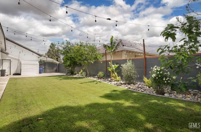 10505 Finchley Drive, Bakersfield, CA 93311