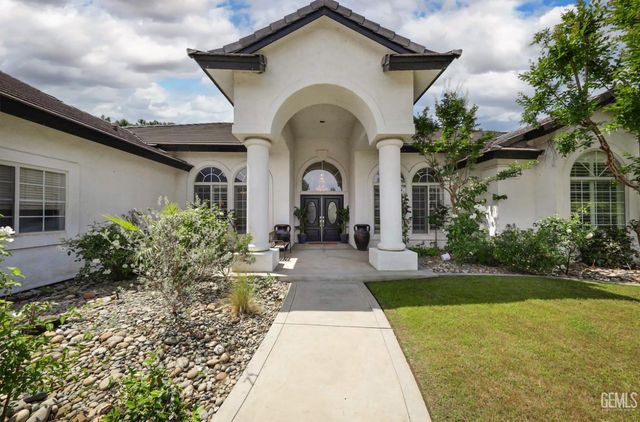 10505 Finchley Drive, Bakersfield, CA 93311