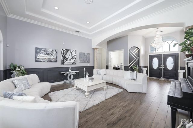 10505 Finchley Drive, Bakersfield, CA 93311