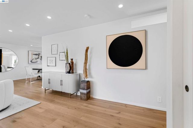 3740 Sky Ct, San Mateo, CA 94403