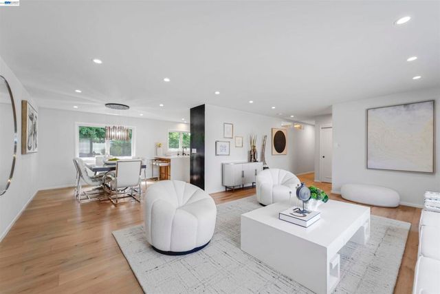 3740 Sky Ct, San Mateo, CA 94403