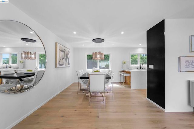 3740 Sky Ct, San Mateo, CA 94403