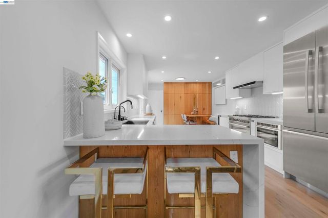 3740 Sky Ct, San Mateo, CA 94403