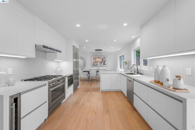 3740 Sky Ct, San Mateo, CA 94403