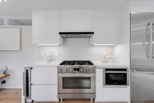 3740 Sky Ct, San Mateo, CA 94403