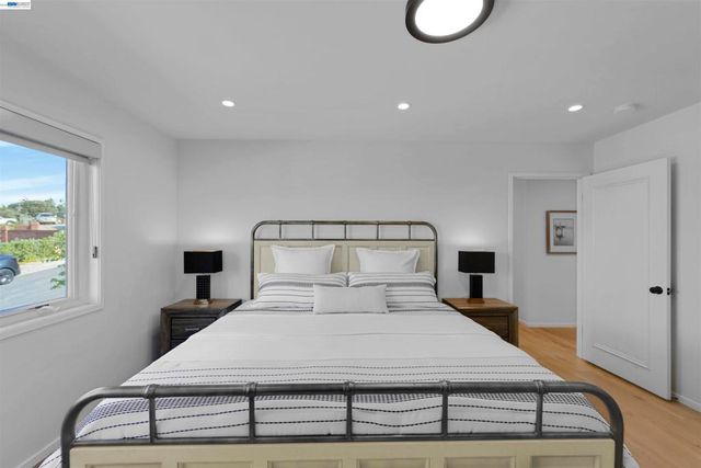 3740 Sky Ct, San Mateo, CA 94403