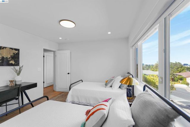 3740 Sky Ct, San Mateo, CA 94403