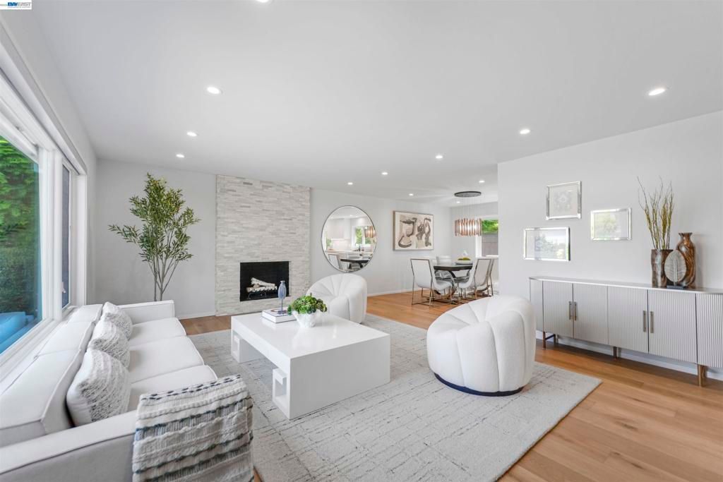 Image 14 of property listing at 3740 Sky Ct, San Mateo, CA 94403