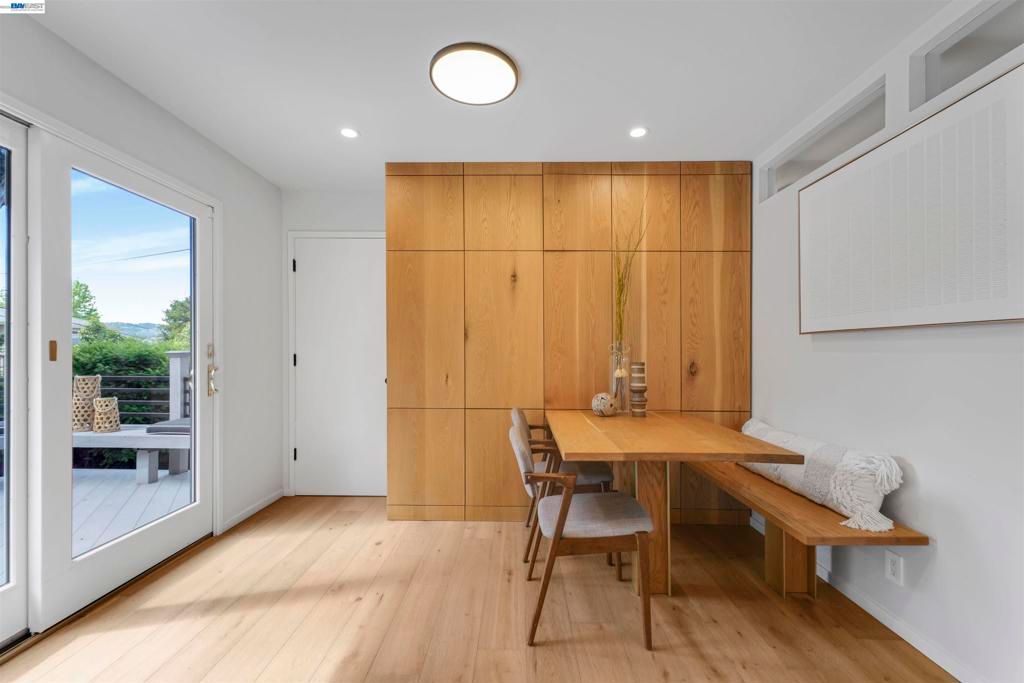 Image 21 of property listing at 3740 Sky Ct, San Mateo, CA 94403