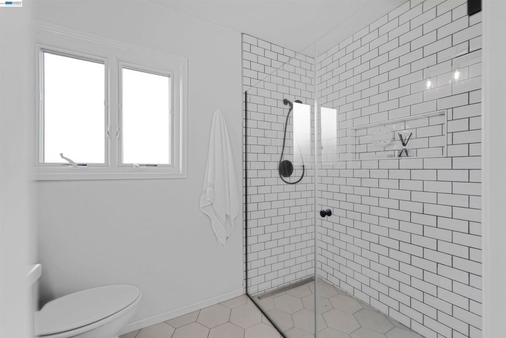 Image 38 of property listing at 3740 Sky Ct, San Mateo, CA 94403