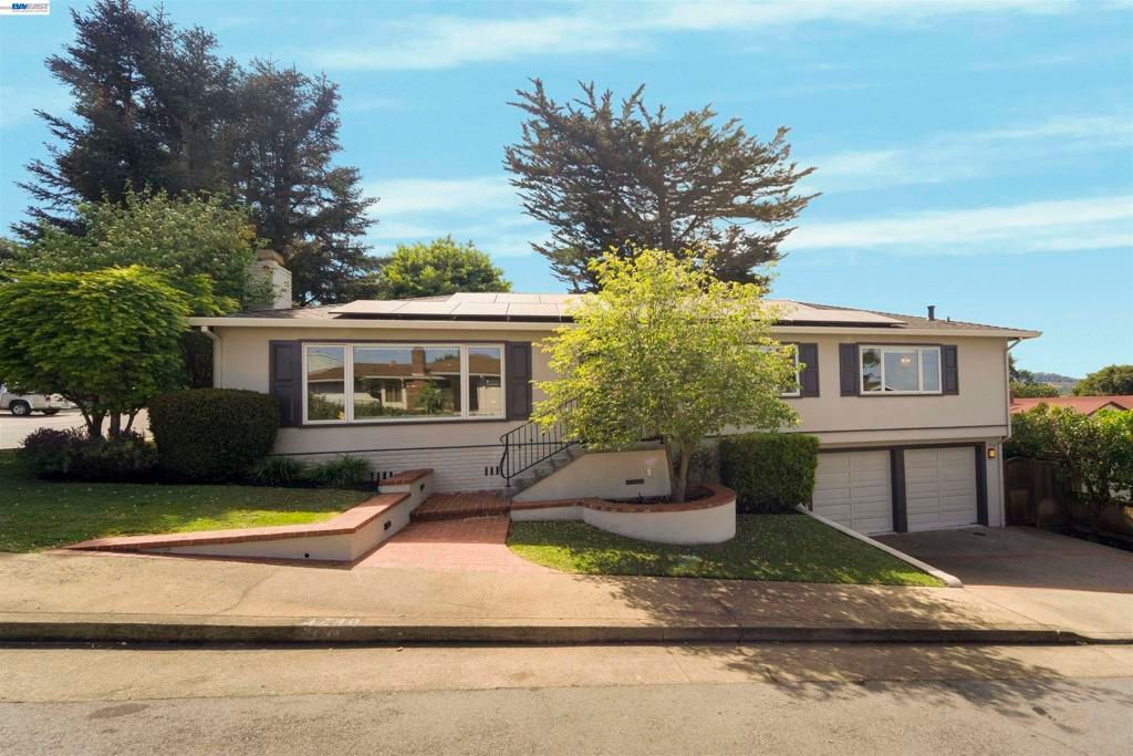 Image 5 of property listing at 3740 Sky Ct, San Mateo, CA 94403