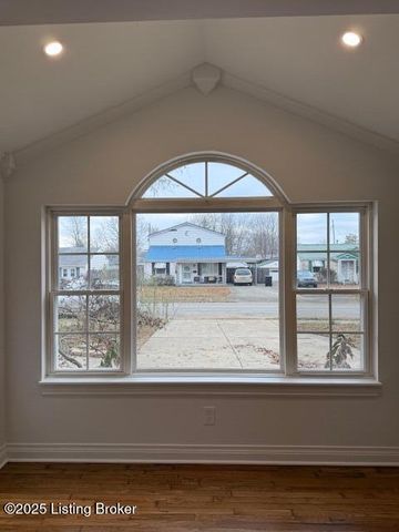 5328 Devers Ave, Louisville, KY 40214